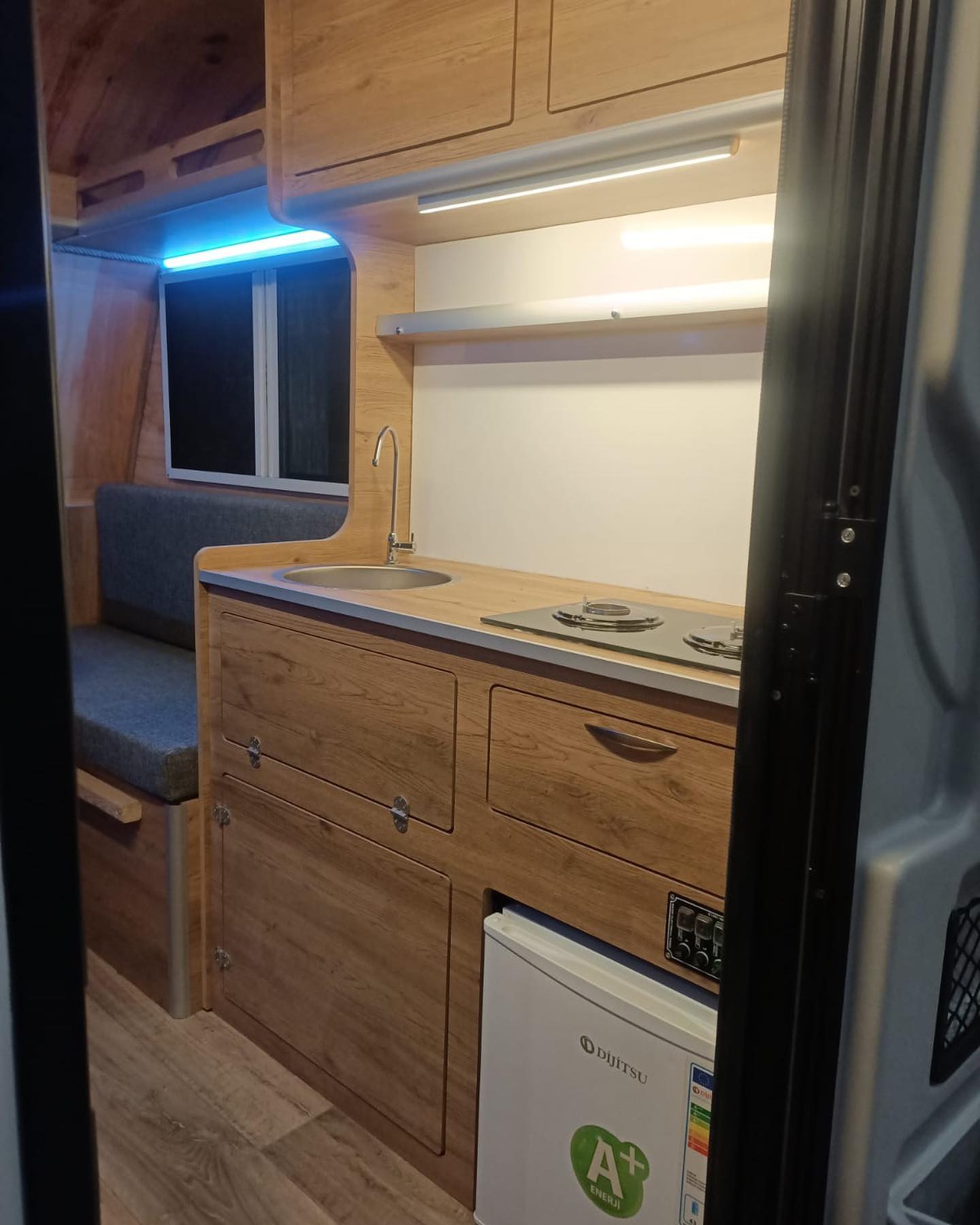 BOWS CARAVAN Ankara - Lüks motokaravan iç mekan tasarım projesi